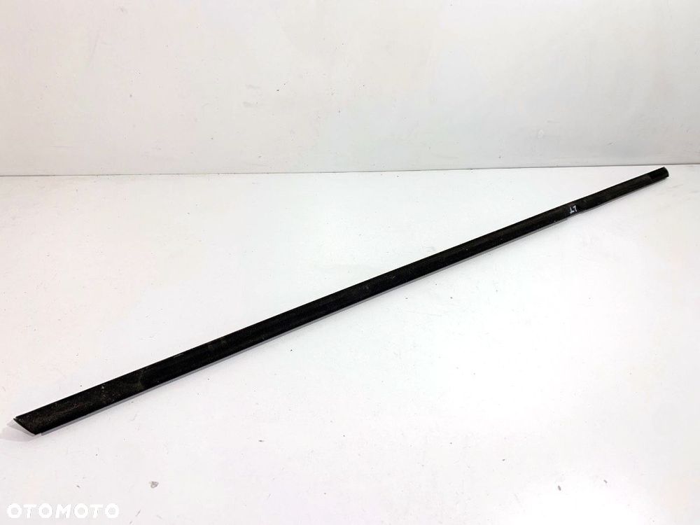 LISTWA ZGARNIAJĄCA TYŁ LEWY  BMW 5 Gran Turismo (F07) 2009 - 2017 520 d 135 kW [184 KM] olej - 3