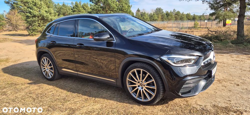 Mercedes-Benz GLA 200 - 4