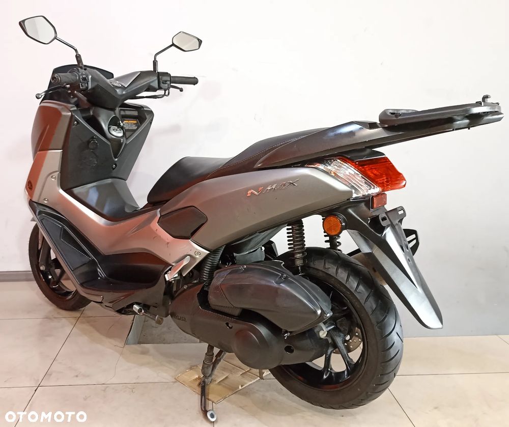 Yamaha NMAX - 4