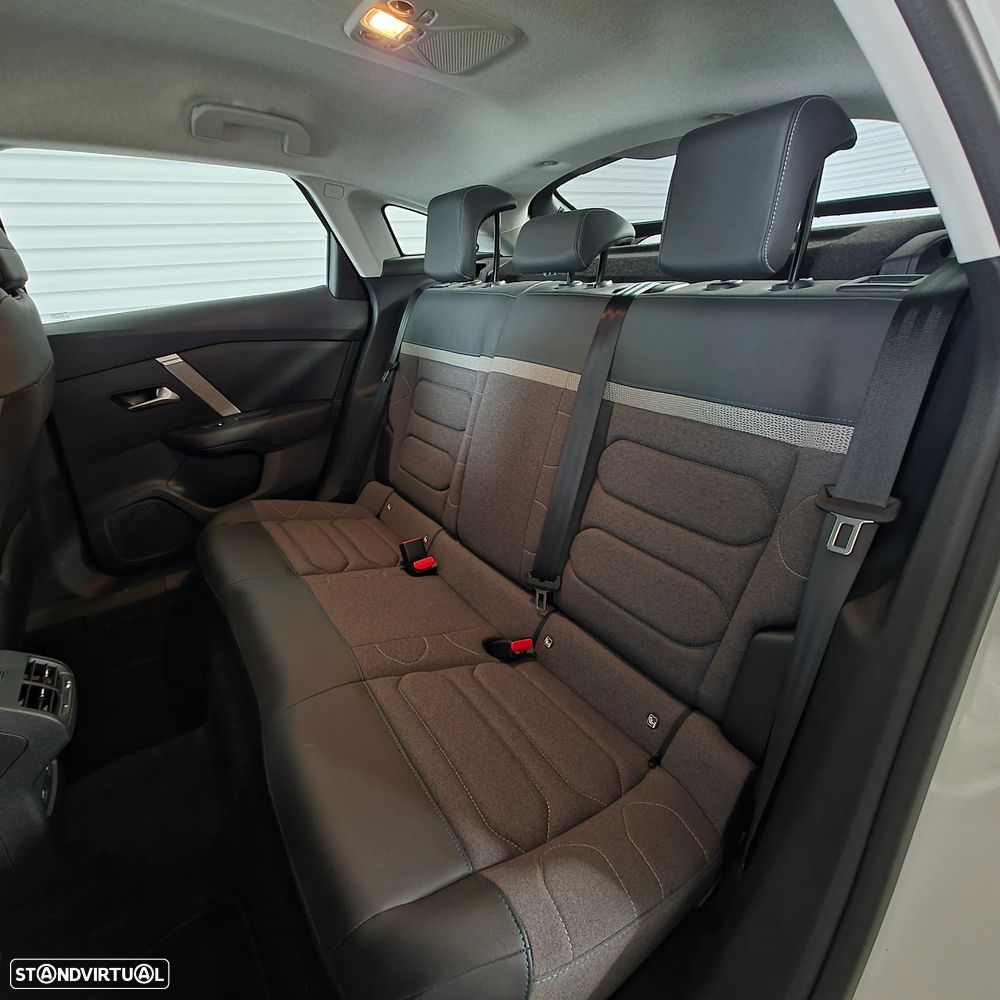 Citroën e-C4 136 YOU - 15