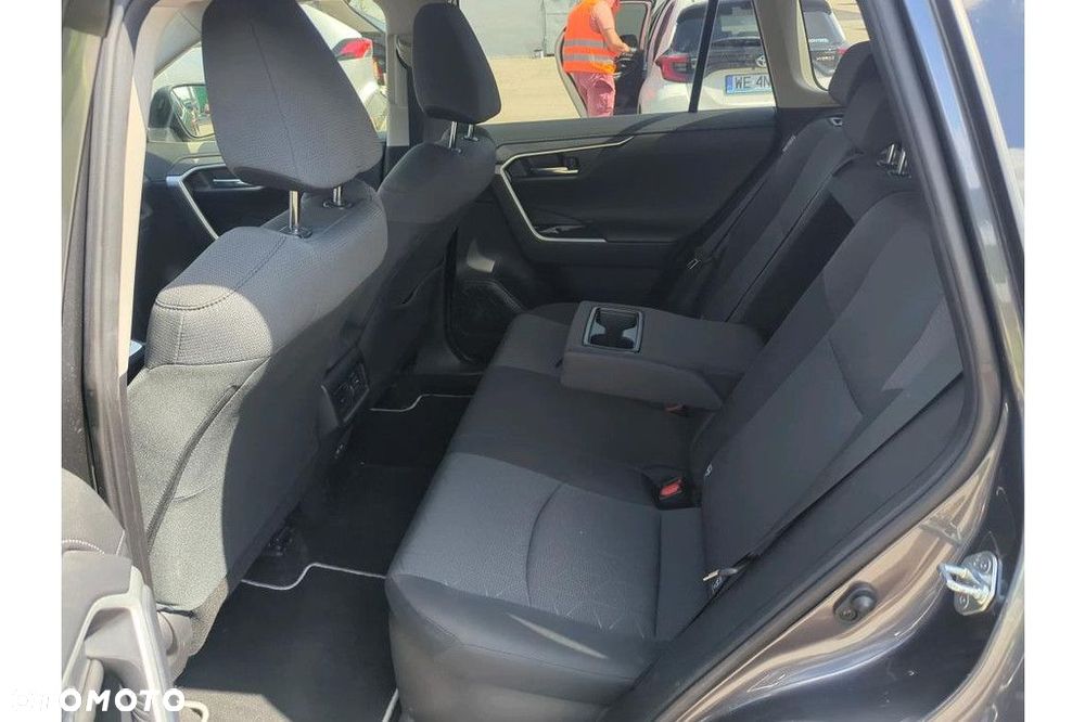 Toyota RAV4 - 8