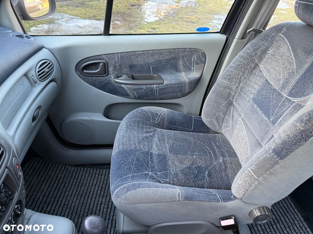 Renault Scenic 1.6 16V EXpression - 23