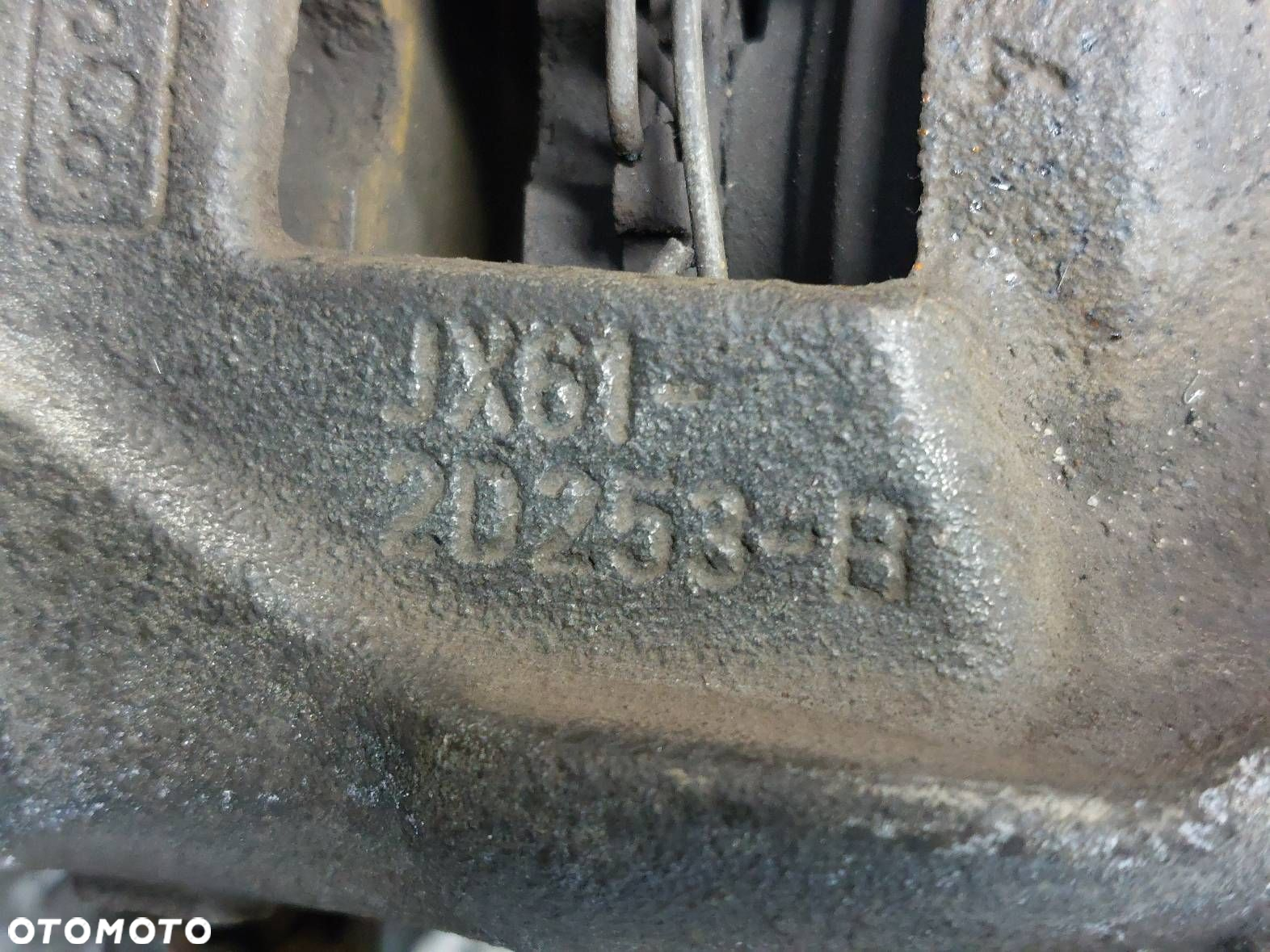 TARCZE HAMULCOWE TYŁ + KLOCKI + ZACISKI FORD FOCUS MK4 JX61-2D252-B - 4