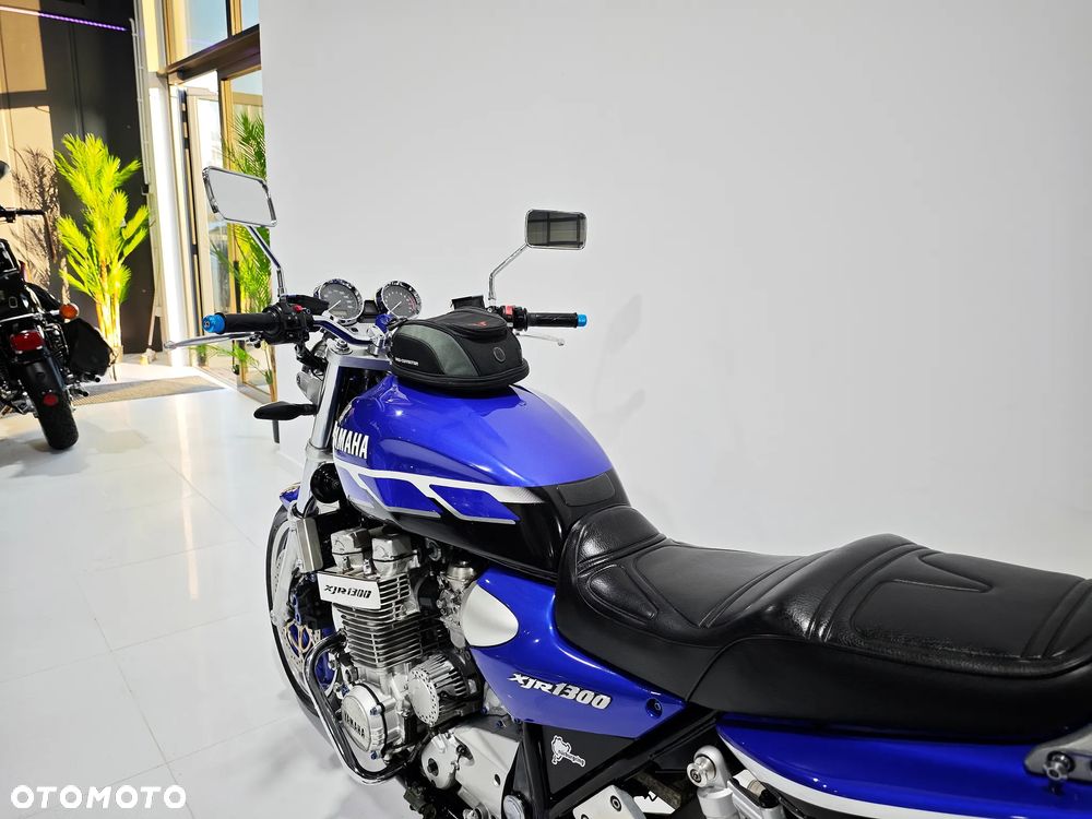 Yamaha XJR - 18