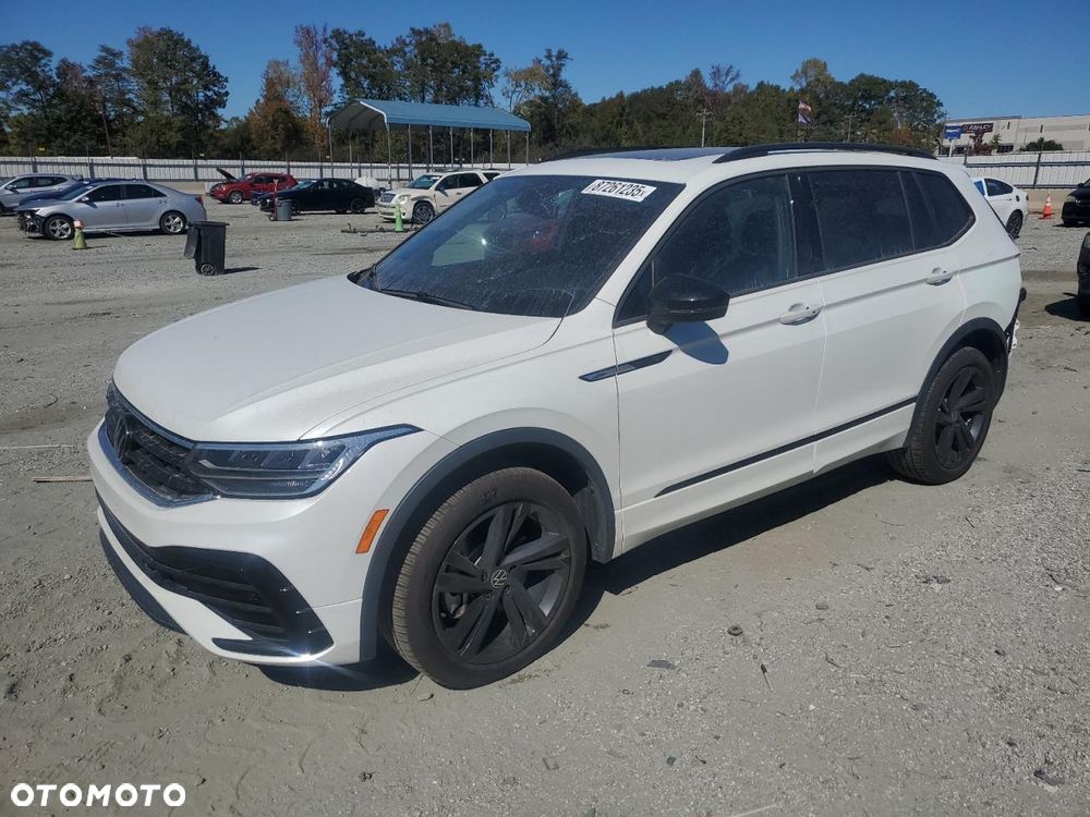 Volkswagen Tiguan - 1