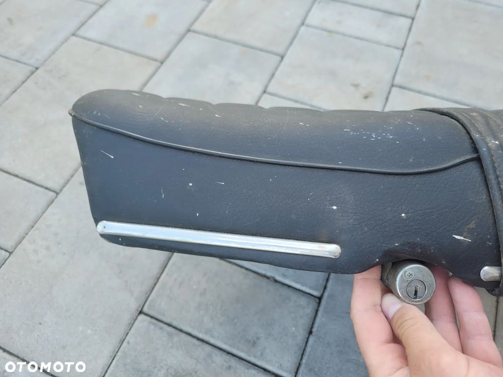 Kanapa, fotel, siedzenie Honda CB 175K - 15