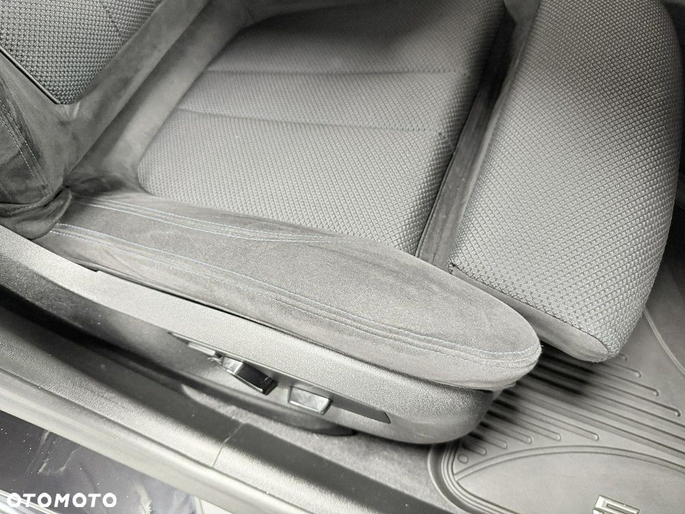 BMW Seria 5 520d Touring M Sport Edition - 37