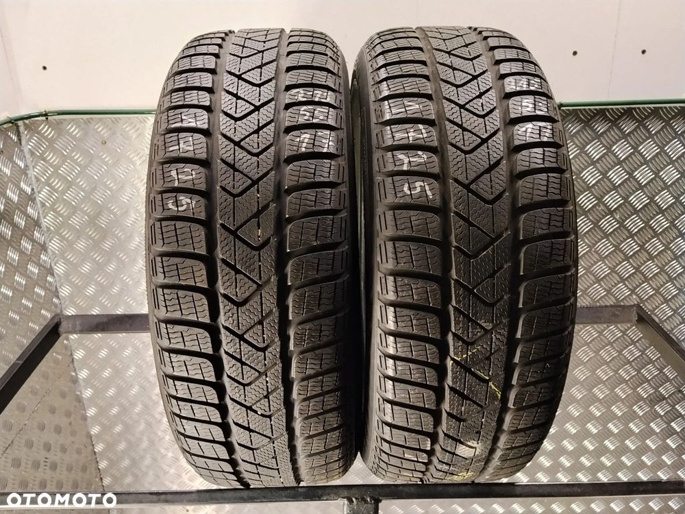 2x Pirelli Winter Sottozero 3 215/55/17 94H nr.1725 - 1