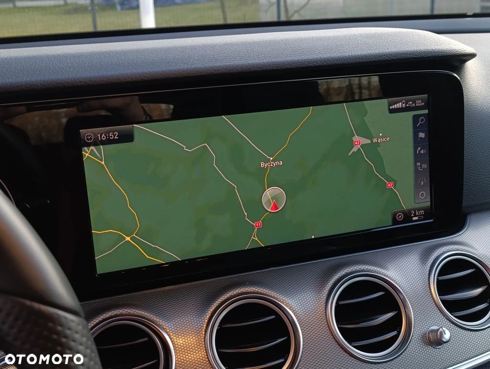 Mercedes-Benz Klasa E 200 9G-TRONIC AMG Line - 24