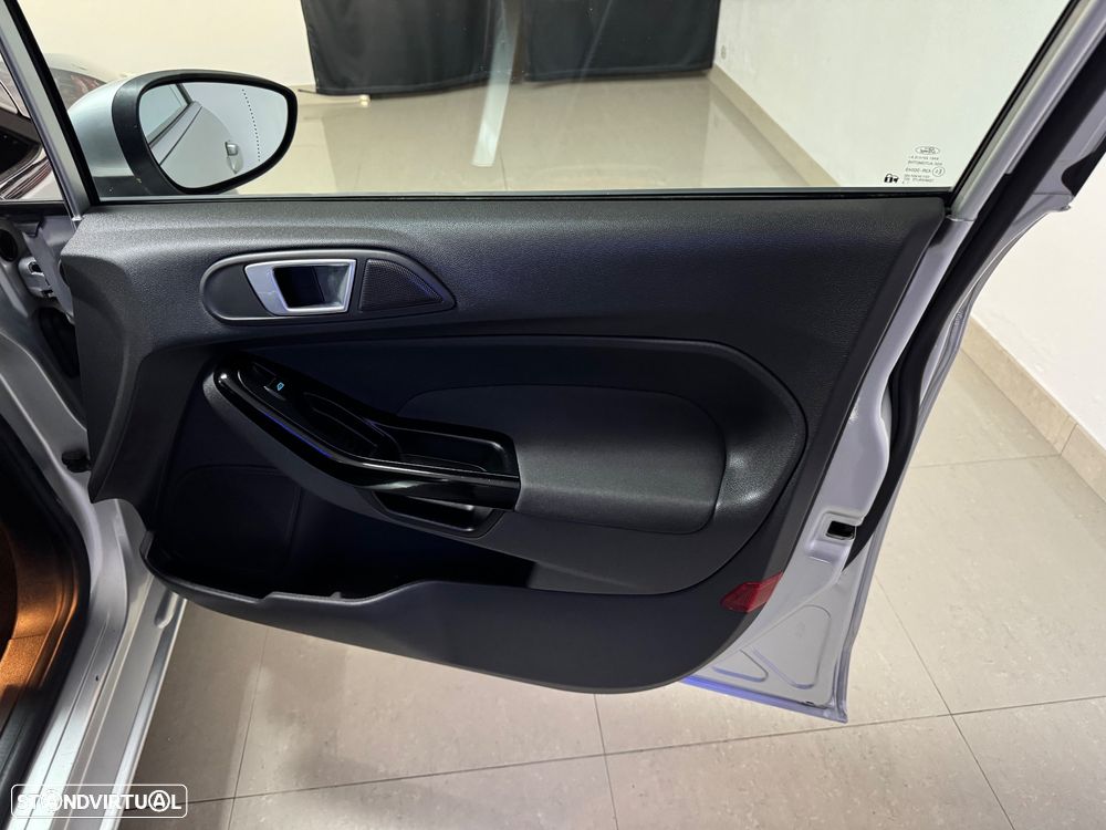 Ford Fiesta 1.0 T EcoBoost Titanium - 35