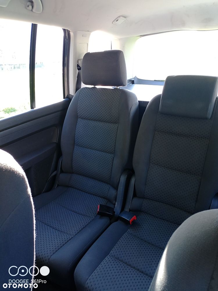 Volkswagen Touran - 8