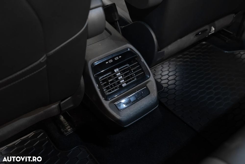VOLKSWAGEN ID.5 2022 — imagine 30
