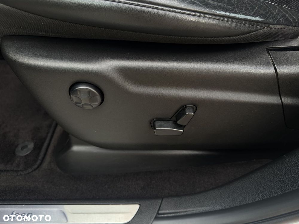 Jeep Grand Cherokee - 27