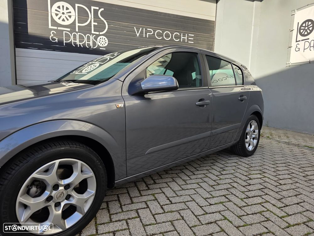 Opel Astra 1.3 CDTI Cosmo - 24