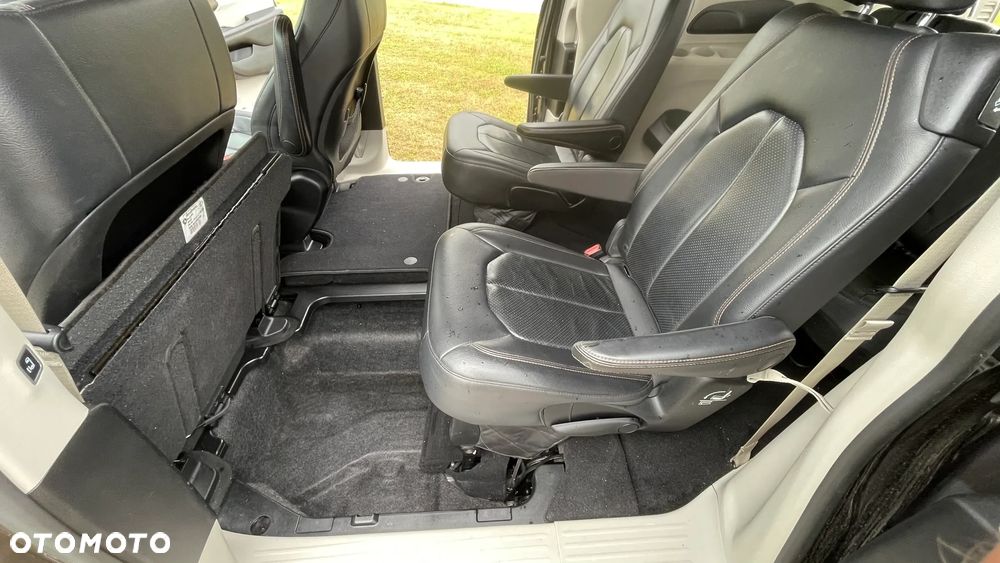 Chrysler Pacifica - 18