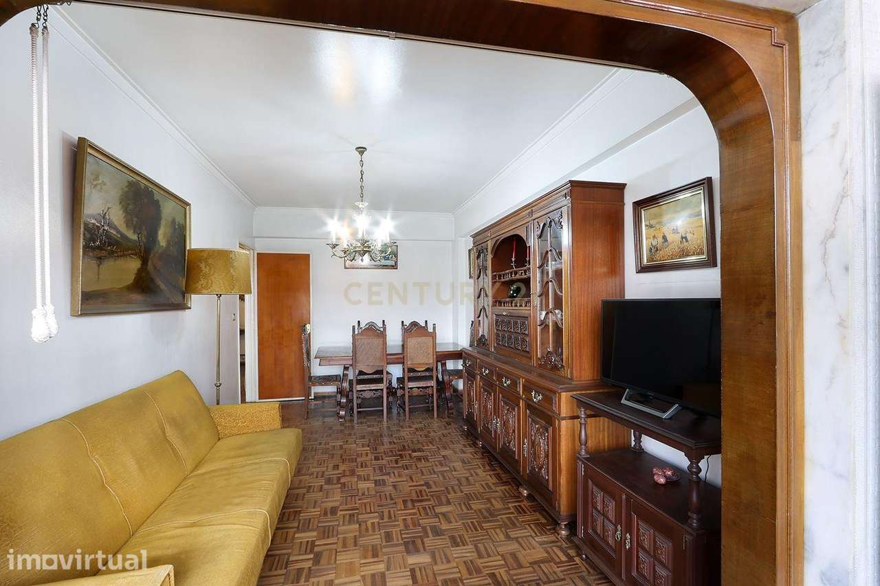 Apartamento T3 em Odivelas com elevador, a 100 mts do Metro. - Grande imagem: 2/23