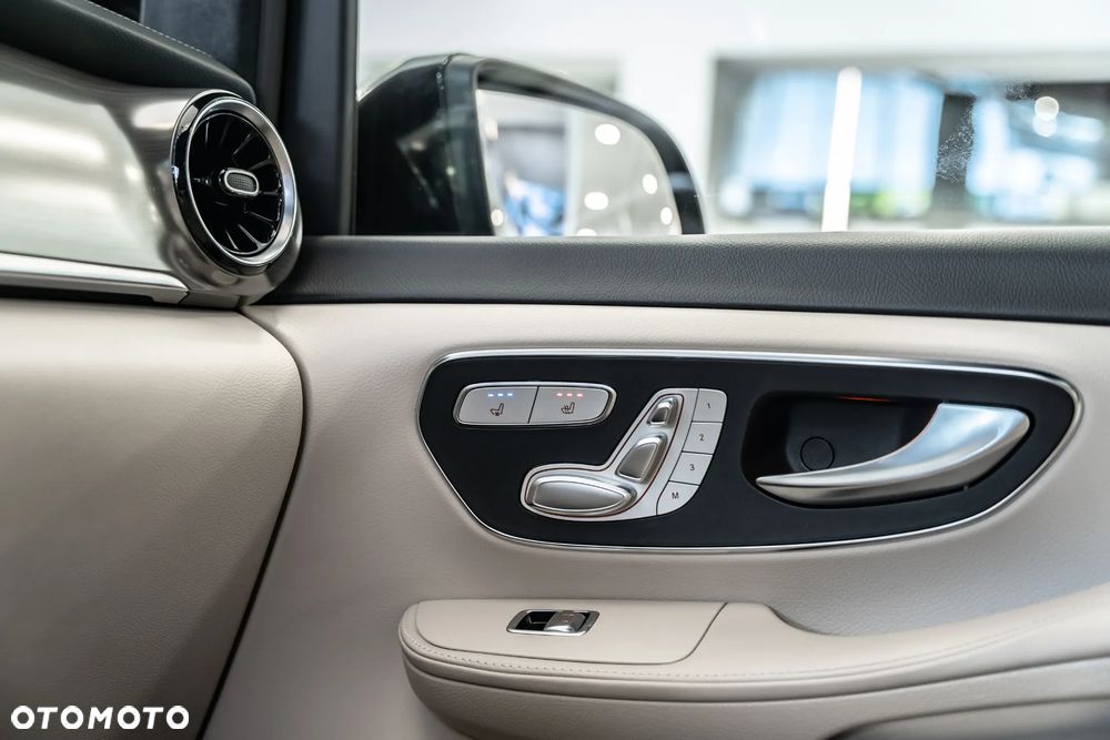 Mercedes-Benz Klasa V 300 d 4-Matic 9G-Tronic (ekstra d³) - 25