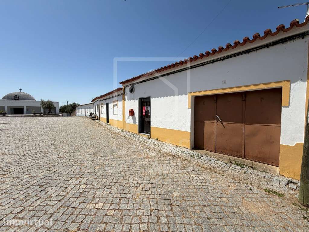Moradia com espaço comercial com 657m2 em Albergaria dos Fusos - Grande imagem: 2/46