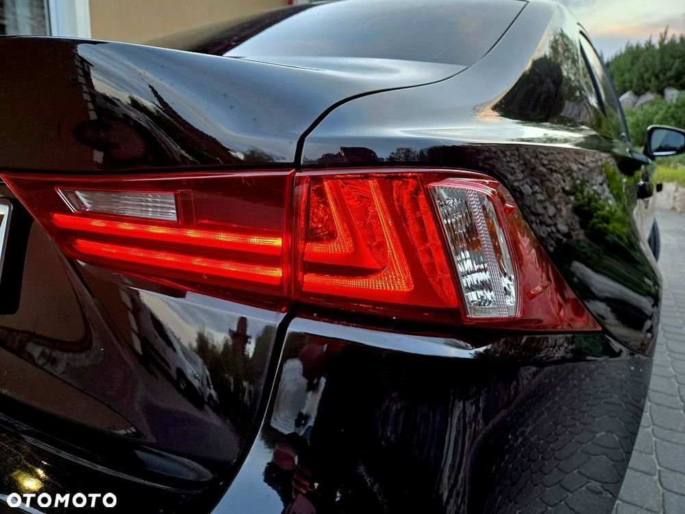 Lexus IS - 21