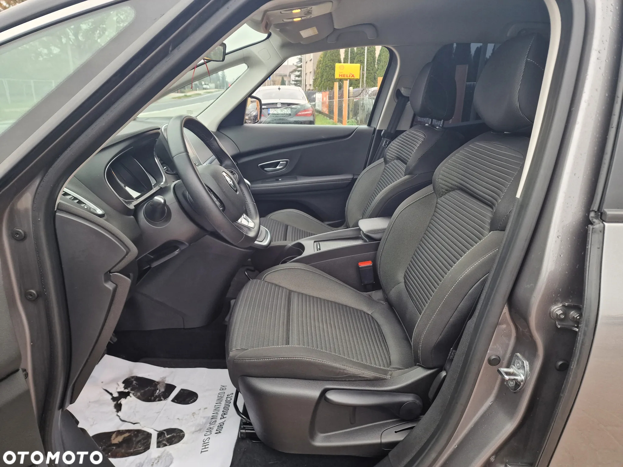 Renault Grand Scenic - 12