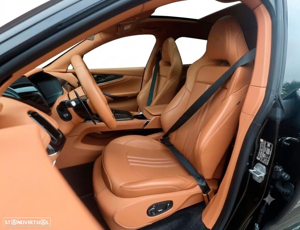 Aston Martin DBX 707 - 11