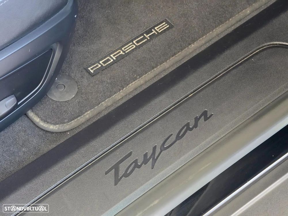 Porsche Taycan 4 - 33