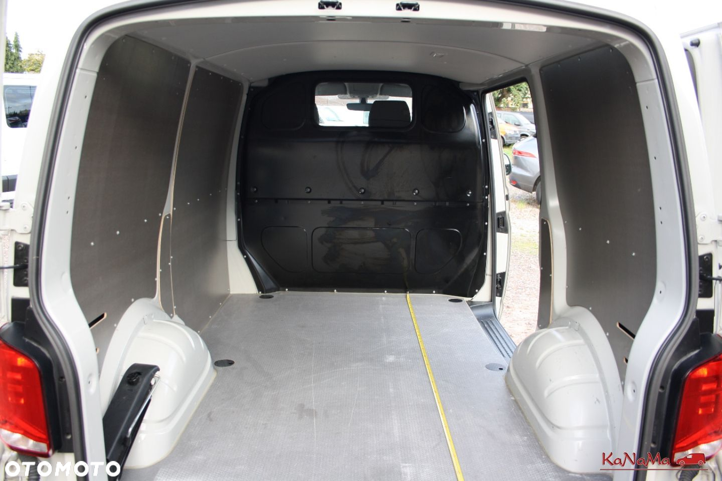 Volkswagen Transporter - 11