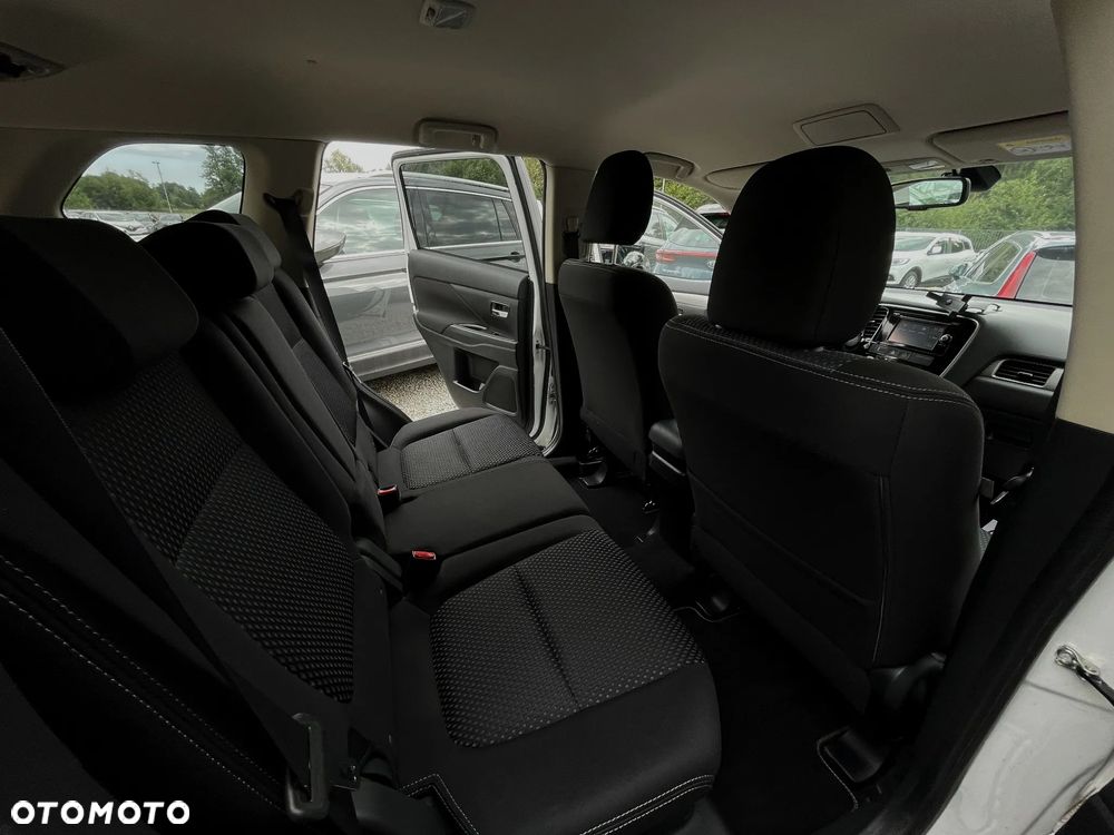 Mitsubishi Outlander 2.0 Instyle SDA 4WD CVT - 18