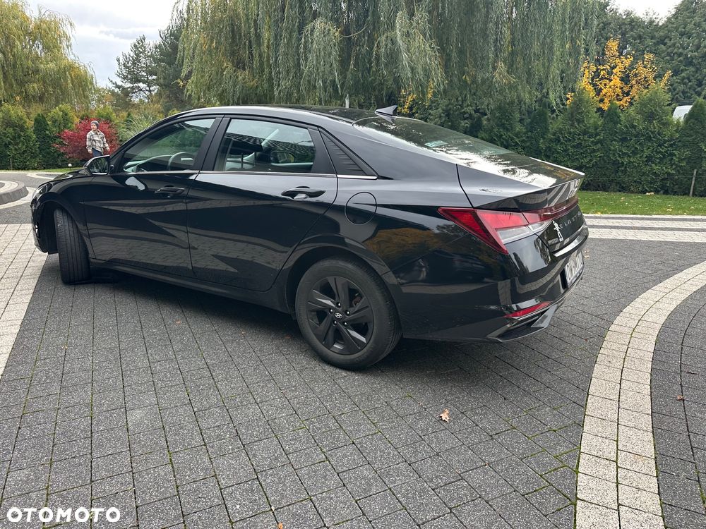 Hyundai Elantra - 5
