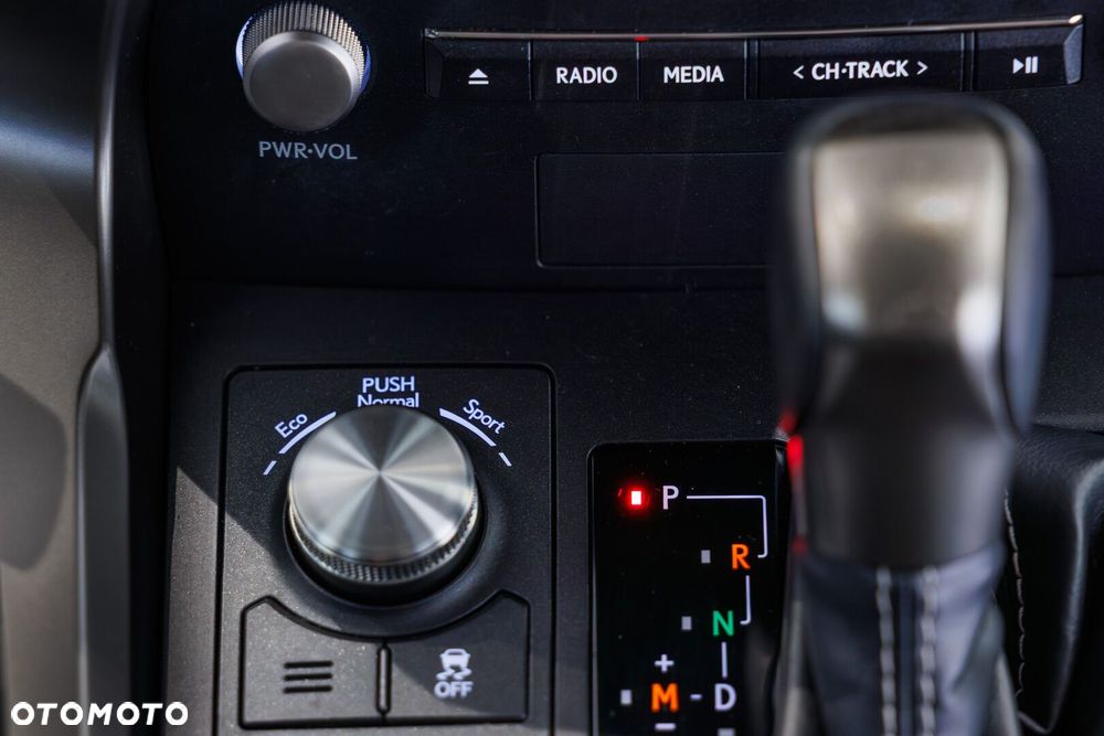 Lexus NX 300 F Impression AWD - 37
