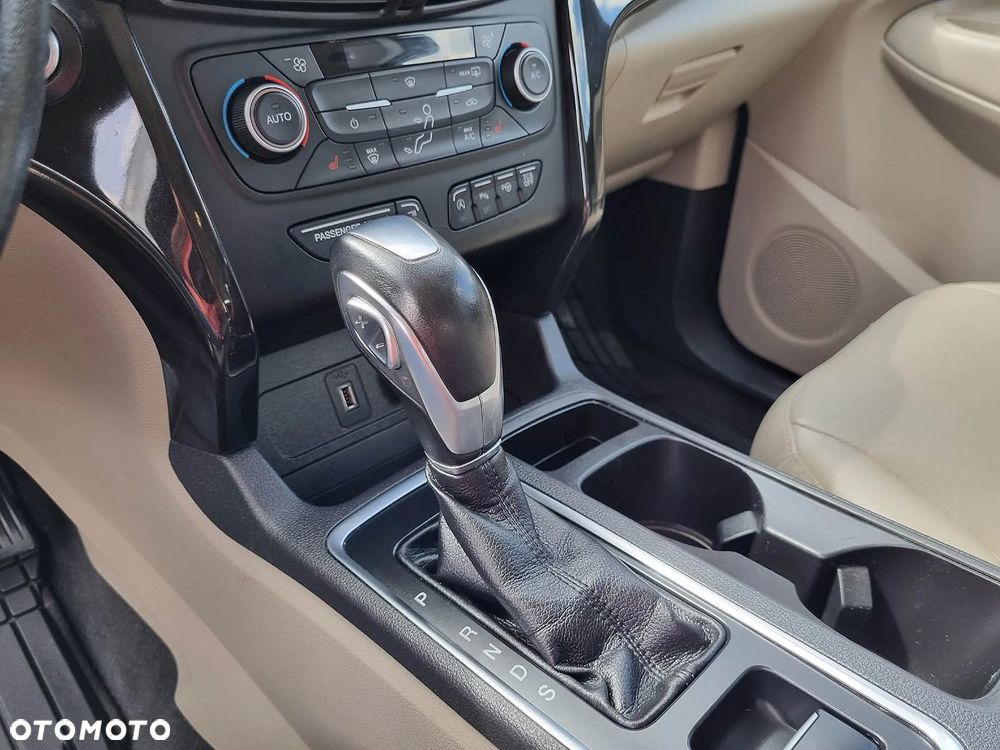 Ford Escape 2.0 EcoBoost AWD Titanium - 14