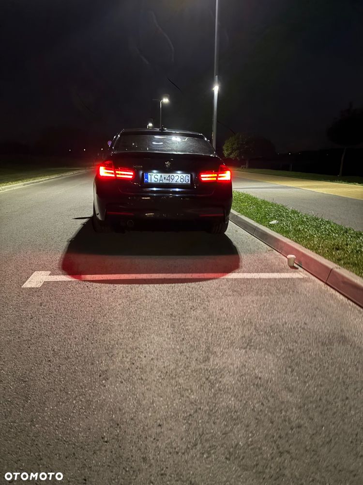 BMW Seria 3 320d xDrive DPF Edition Sport - 2