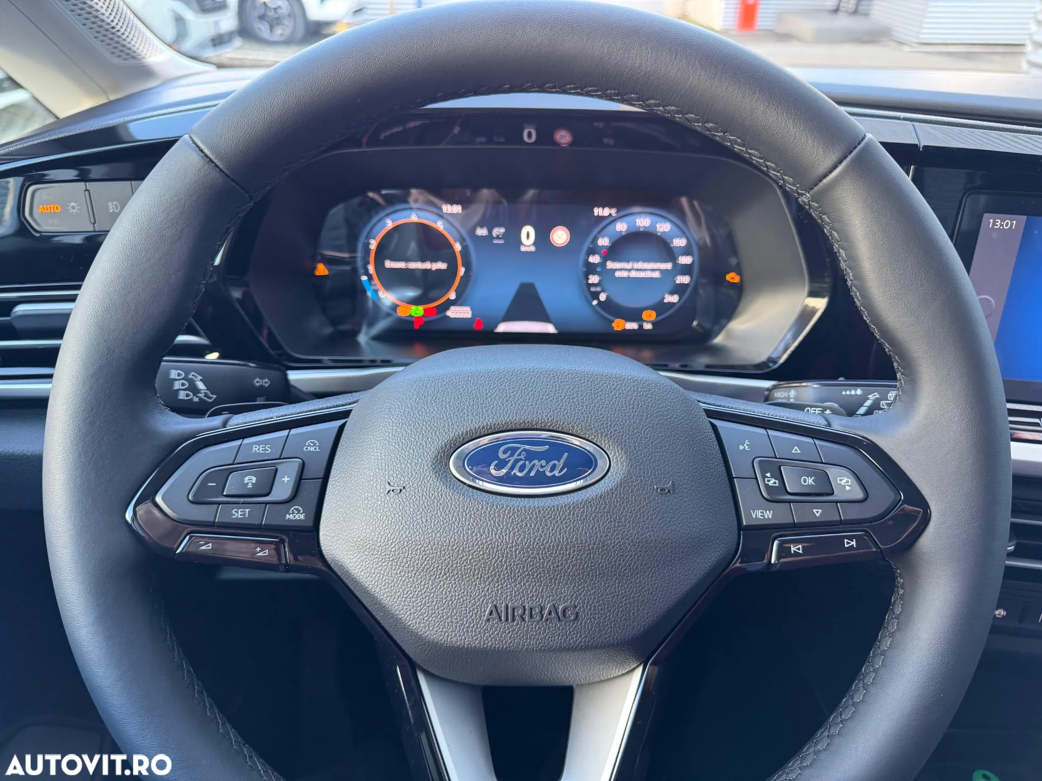 Ford Tourneo Connect 1.5L EcoBoost LWB Titanium - 2