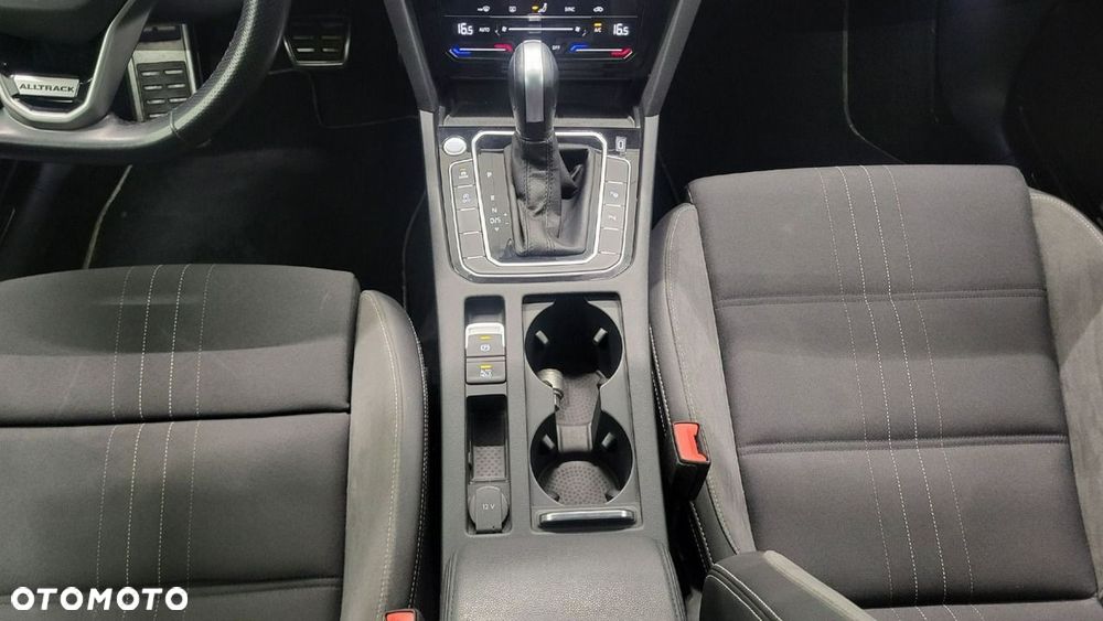 Volkswagen Passat - 21