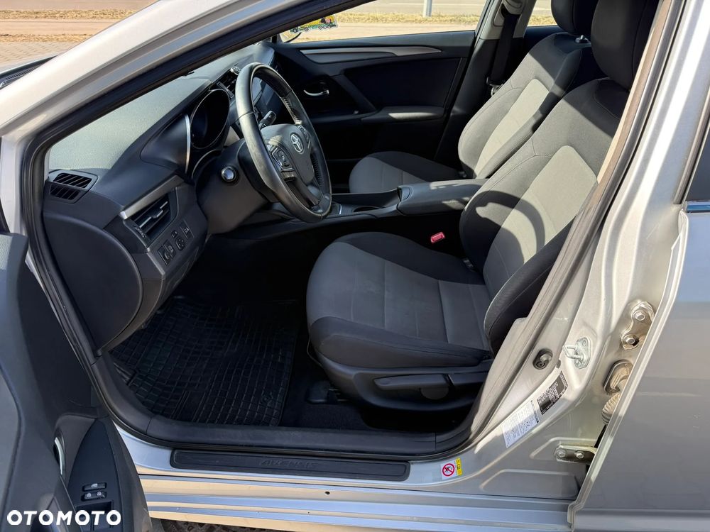 Toyota Avensis 1.6 D-4D Active - 8