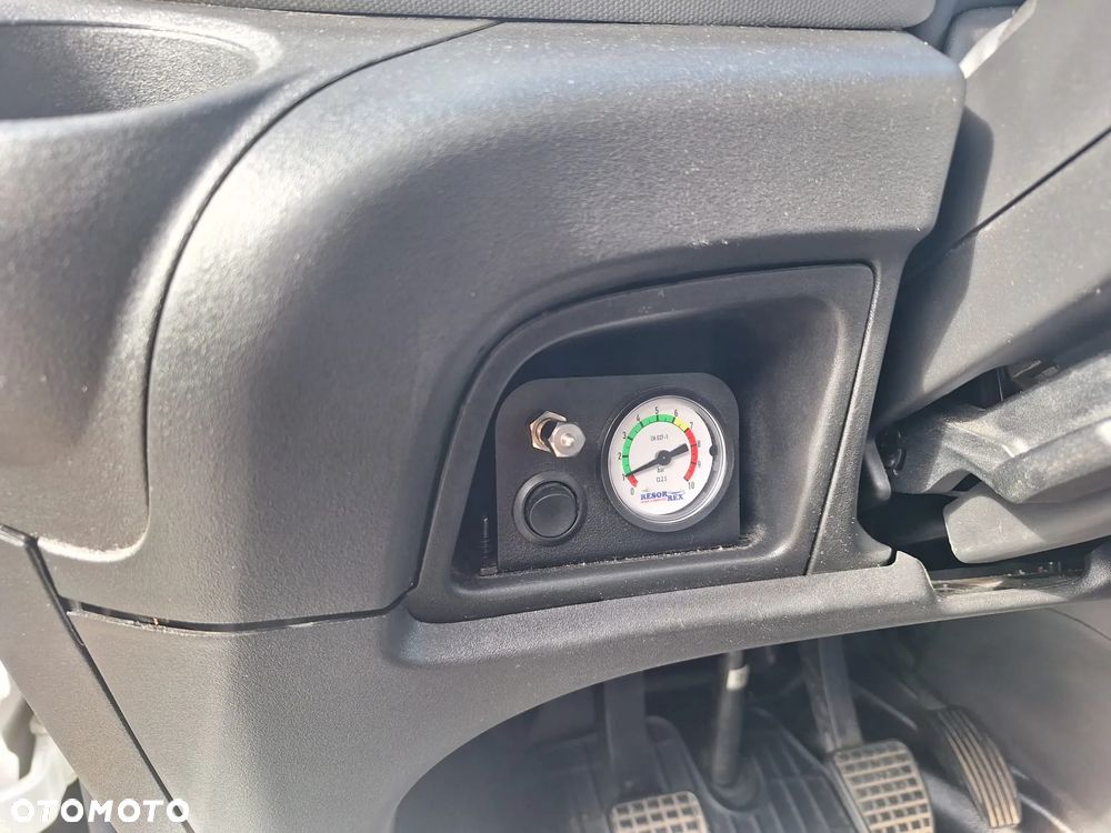Iveco 35S18 Daily Międzynarodówka 10EP kurnik Kabina Sypialna LED zbiornik 300l - 21
