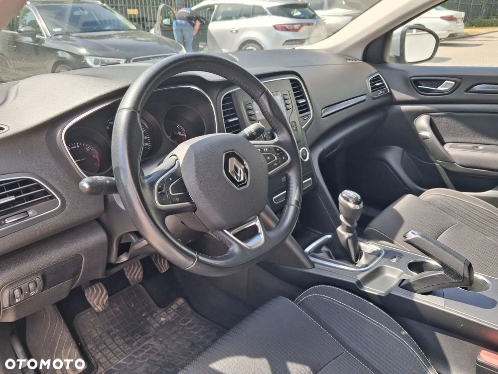 Renault Megane 1.6 SCe Limited - 6