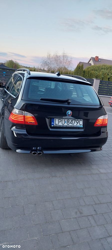 BMW Seria 5 525d - 34