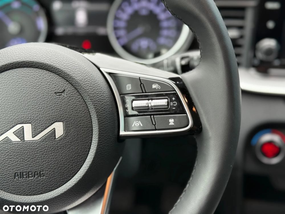 Kia Ceed 1.6 GDI PHEV L DCT - 25