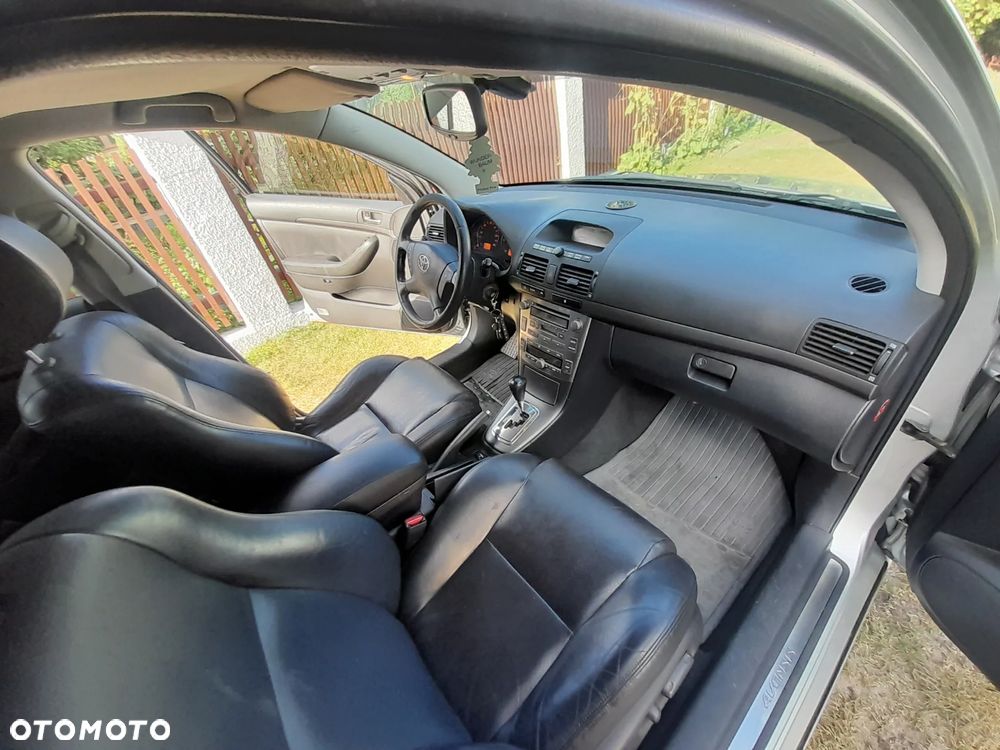 Toyota Avensis 2.4 VVT-i Sol Plus - 6