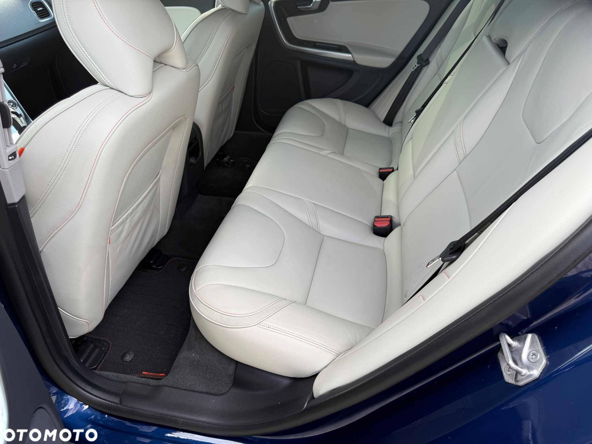 Volvo V60 D4 - 26