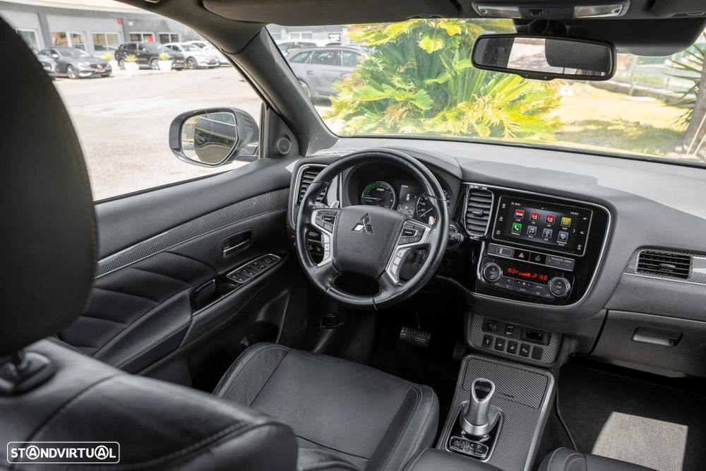Mitsubishi Outlander 2.4 Instyle - 12