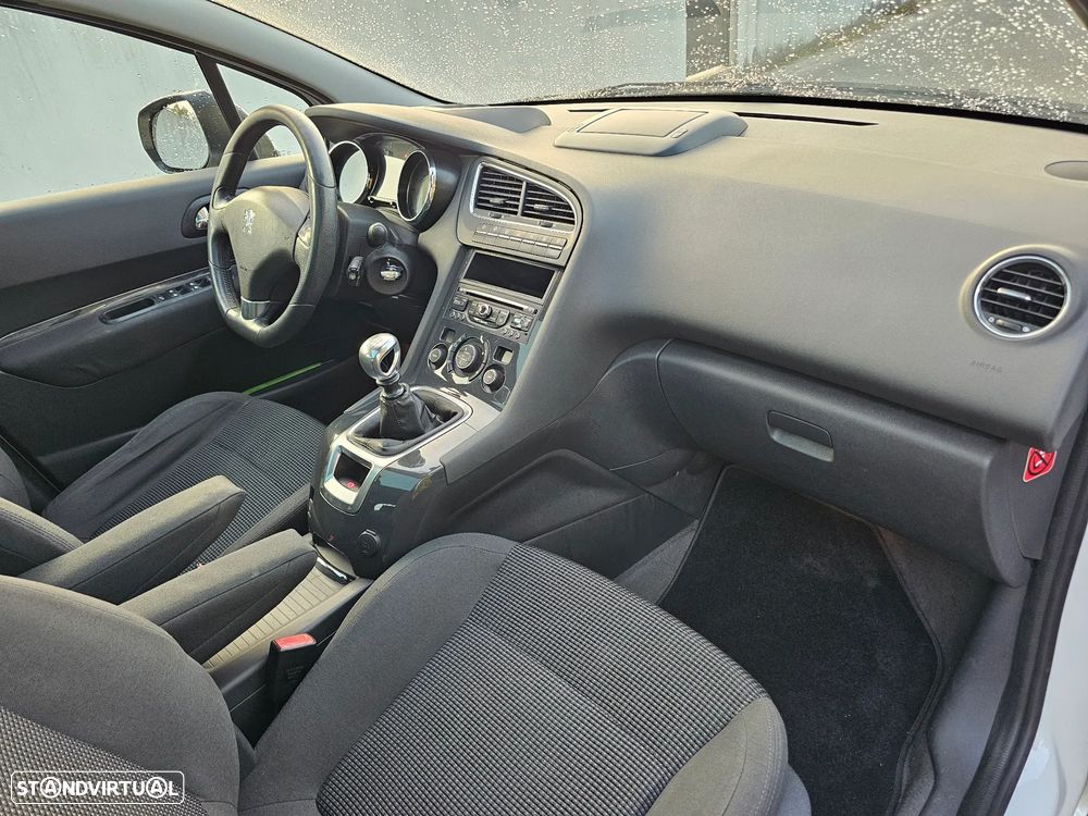 Peugeot 5008 1.6 HDi 7L Allure - 31