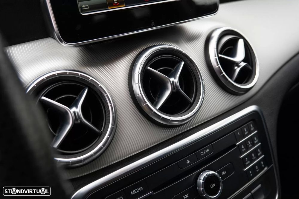 Mercedes-Benz CLA 180 d Shooting Brake - 25