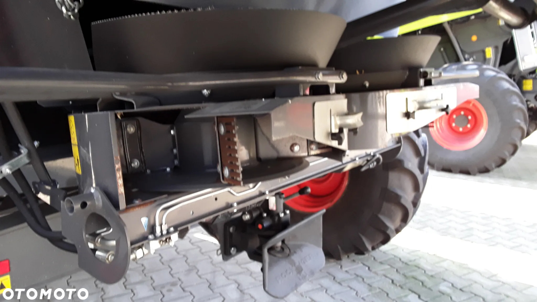 Claas TRION 650 - 12