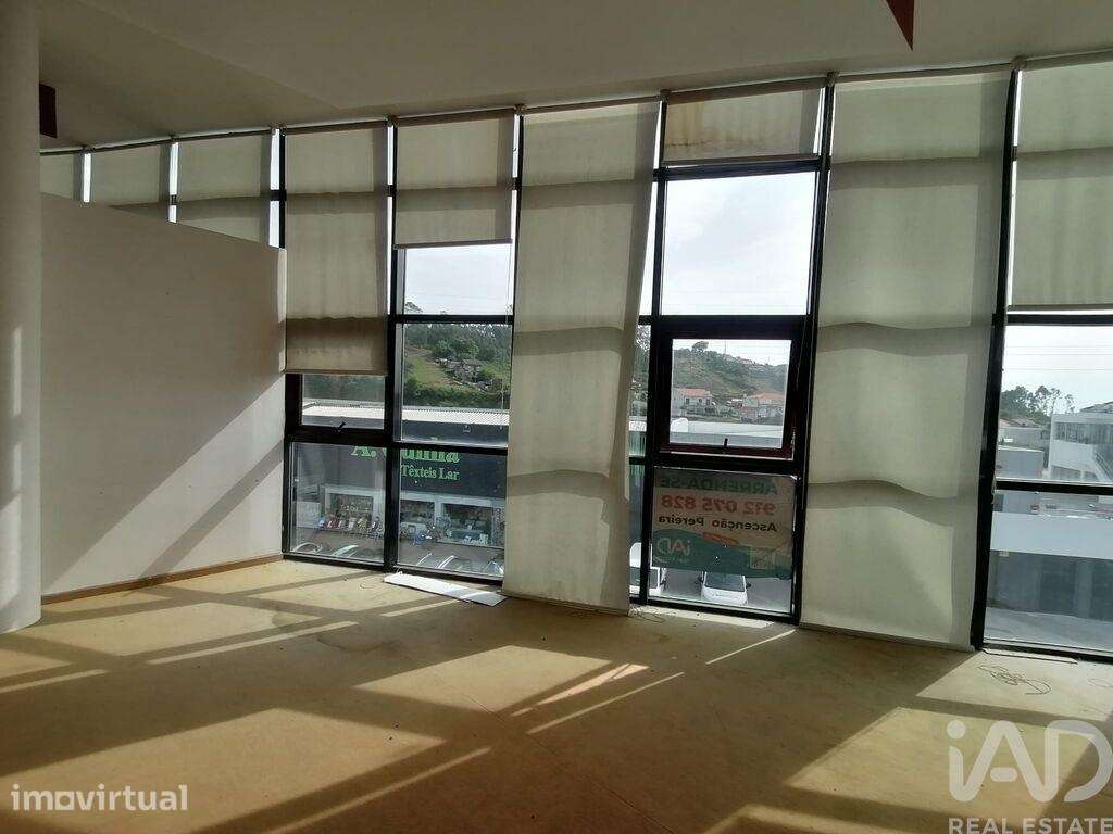 Loja / Estabelecimento Comercial em Carvalhosa de 165,00 m2 - Grande imagem: 3/24
