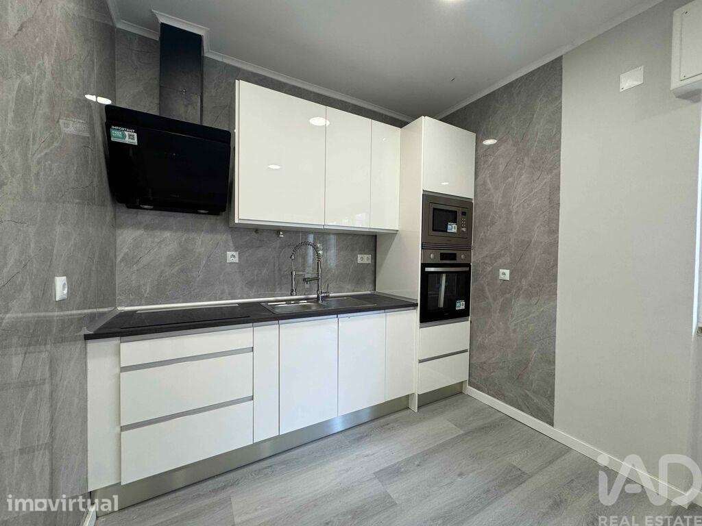 Apartamento T1 em Venteira de 40 m2 - Grande imagem: 2/28