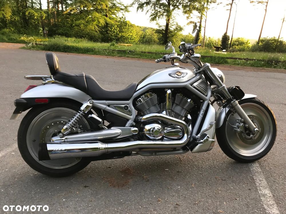 Harley-Davidson V-Rod Street Rod - 1