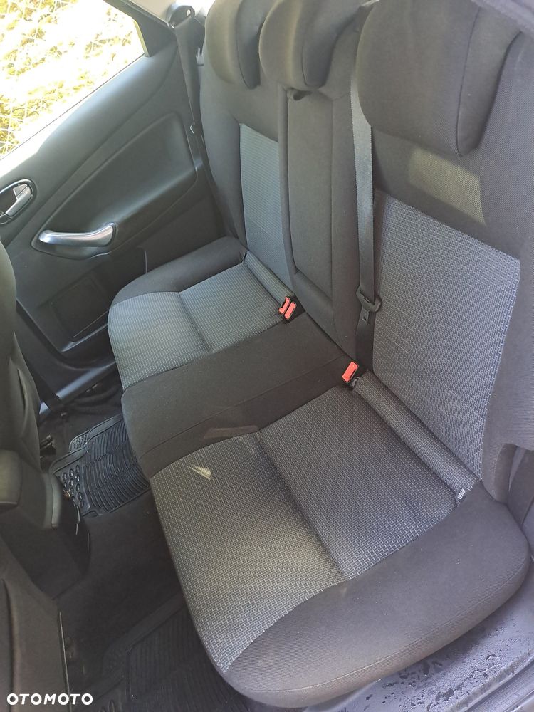 Ford Mondeo - 8