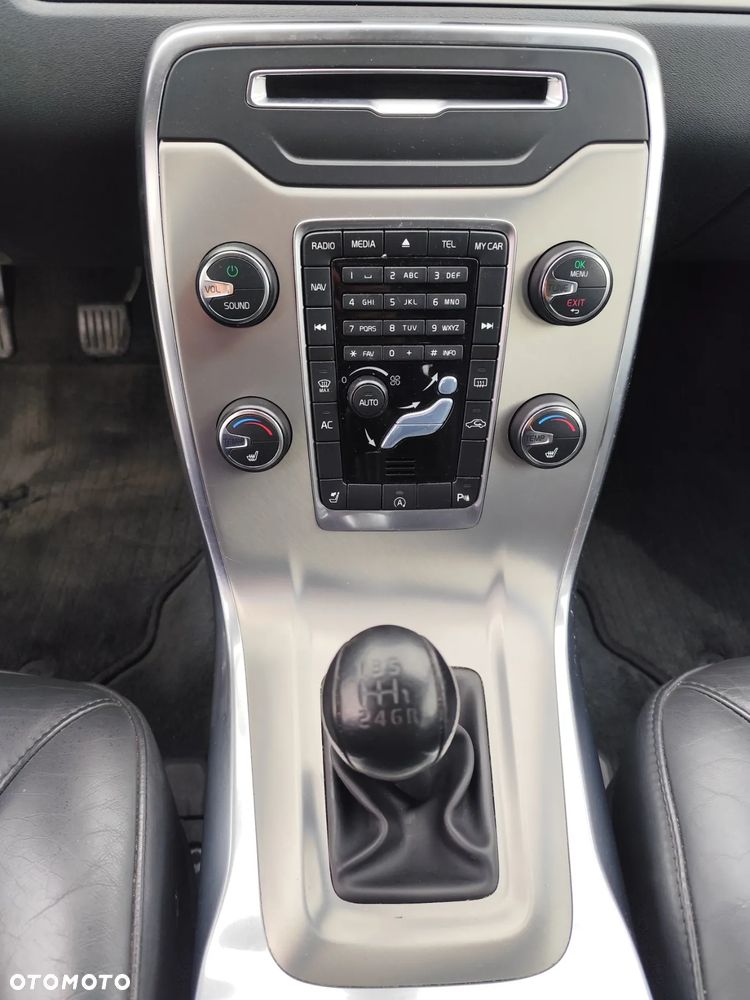 Volvo V70 D3 Summum - 32